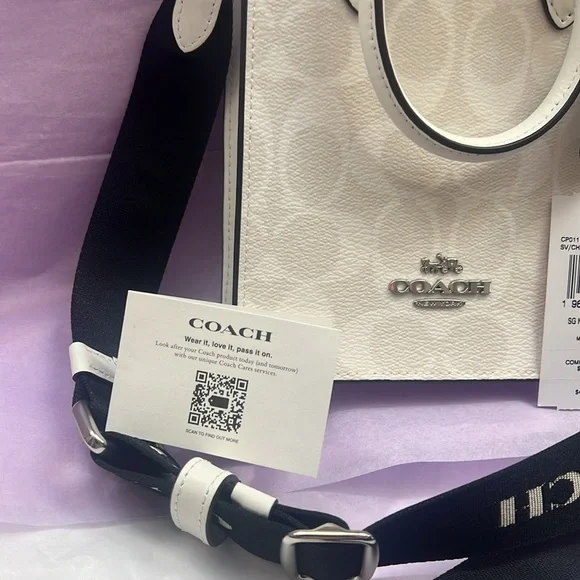 🆕🛍️Coach 🛍️🆕 - Picture 6 of 17